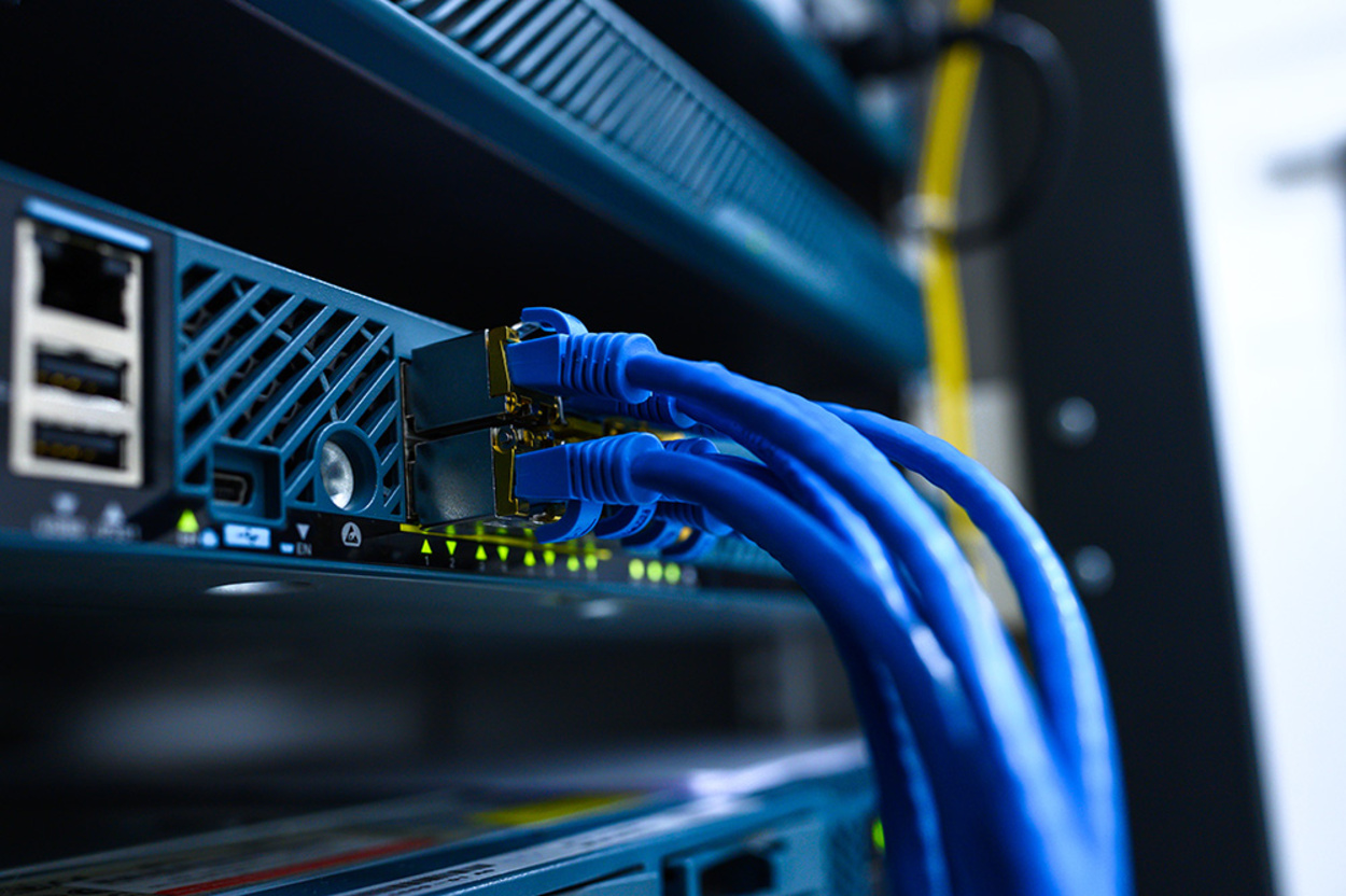 Netzwerke bei J & Z Elektro- und Datentechnik GmbH in Frankfurt / Rödelheim