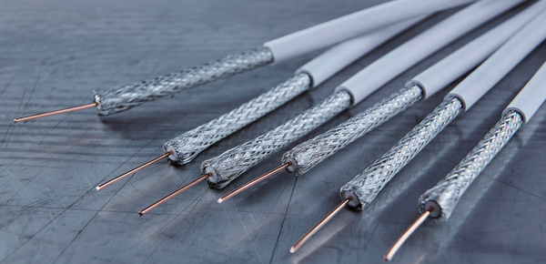Kabel- und Steckverbinder bei J & Z Elektro- und Datentechnik GmbH in Frankfurt / Rödelheim